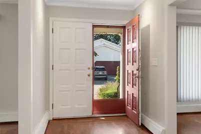 30 Wardlaw Court, Providence, RI 02908 - Photo 2