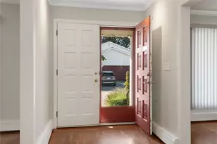 30 Wardlaw Ct, Providence, RI 02908 - Photo 2