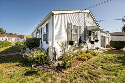 3 Rose Drive, Pawtucket, RI 02861 - Photo 2