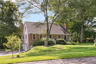 102 Edgewater Rd, Narragansett, RI 02882 - Photo 1