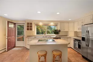 102 Edgewater Rd, Narragansett, RI 02882 - Photo 8