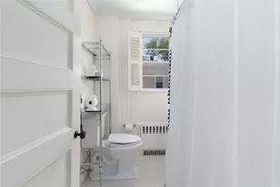 21 Division St, Newport, RI 02840 - Photo 22