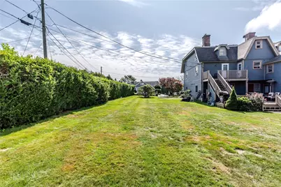80 Briarwood Avenue, Middletown, RI 02842 - Photo 28