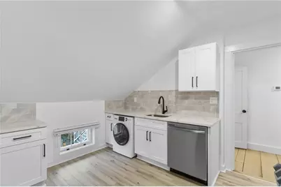 13 Sherman Street #4, Newport, RI 02840 - Photo 6