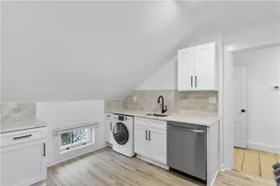 13 Sherman St, Newport, RI 02840 - Photo 6