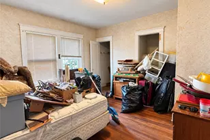 23 Whitford Ave, Pawtucket, RI 02860 - Photo 12