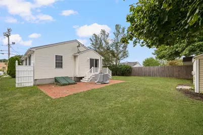 330 Daggett Avenue, Pawtucket, RI 02861 - Photo 18