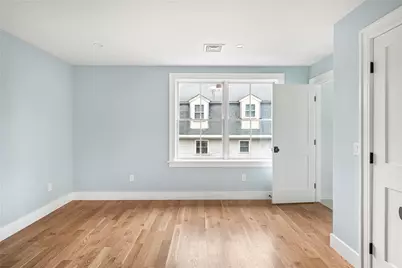 118 Newport Avenue, Middletown, RI 02842 - Photo 32