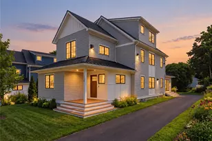 118 Newport Ave, Middletown, RI 02842 - Photo 2