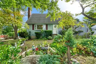 7 Charlotte Dr, Bristol, RI 02809 - Photo 1