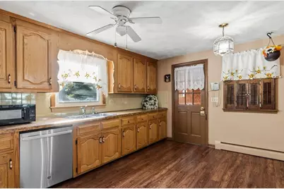 7 Charlotte Drive, Bristol, RI 02809 - Photo 2