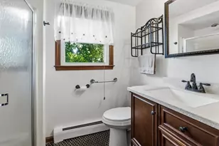 7 Charlotte Dr, Bristol, RI 02809 - Photo 6
