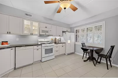 650 East Greenwich Avenue #3/405, West Warwick, RI 02890 - Photo 14