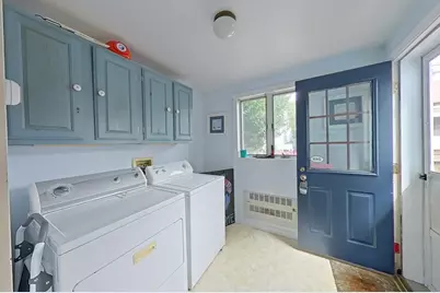 36 Dixon Street, Newport, RI 02840 - Photo 8