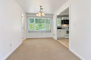 16 Sandra Dr, North Kingstown, RI 02852 - Photo 4