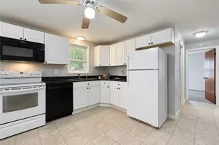 16 Sandra Dr, North Kingstown, RI 02852 - Photo 6