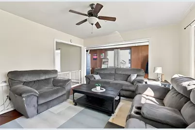 904 Newport Avenue, Pawtucket, RI 02861 - Photo 12