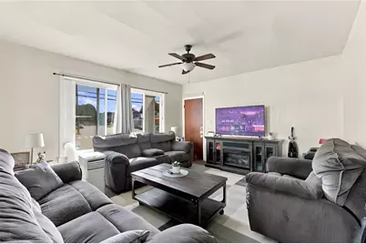 904 Newport Avenue, Pawtucket, RI 02861 - Photo 8