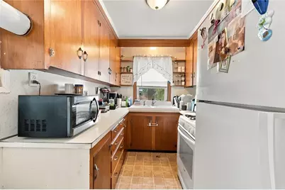 904 Newport Avenue, Pawtucket, RI 02861 - Photo 18