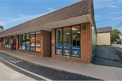 236 Broadway Avenue, Newport, RI 02840 - Photo 2