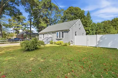 20 Horse Neck Road, Warwick, RI 02889 - Photo 2