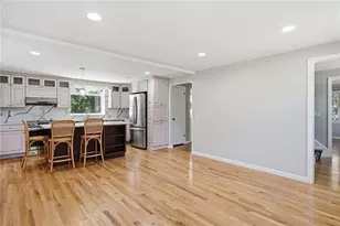 22 Carriage Dr, Lincoln, RI 02865 - Photo 10
