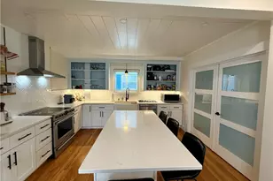 31 Slocum St, Newport, RI 02840 - Photo 2