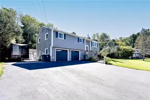 27 Longfellow Dr, Coventry, RI 02816 - Photo 1