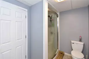27 Longfellow Dr, Coventry, RI 02816 - Photo 30