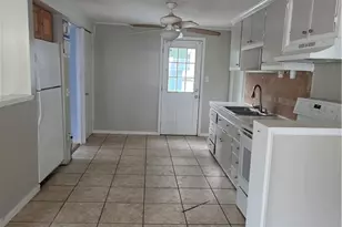 18 Glen St, East Providence, RI 02915 - Photo 6