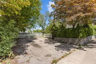 221 Bay View Ave, Cranston, RI 02905 - Photo 1