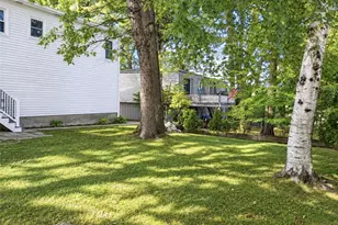221 Hyde St, Cranston, RI 02920 - Photo 20