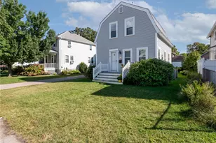 17 Catalpa Ave, East Providence, RI 02915 - Photo 2