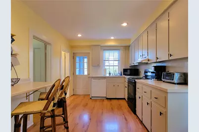 676 Thames Street, Newport, RI 02840 - Photo 4