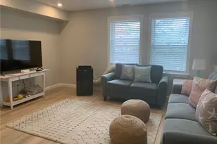 33 Van Zandt Ave, Newport, RI 02840 - Photo 2