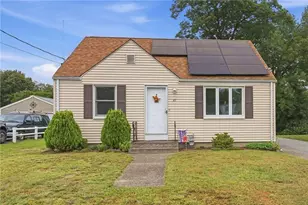 22 Larchmere Dr, East Providence, RI 02916 - Photo 2