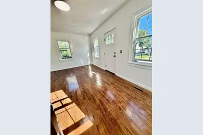 39 Marion Avenue S, Cranston, RI 02905 - Photo 4