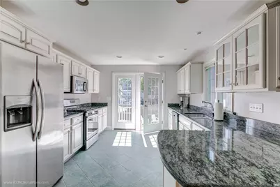 17 Clinton Street, Newport, RI 02840 - Photo 6