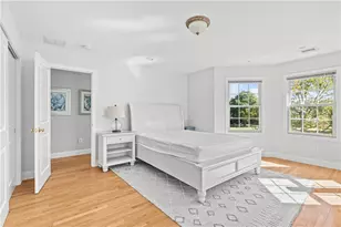17 Clinton St, Newport, RI 02840 - Photo 12