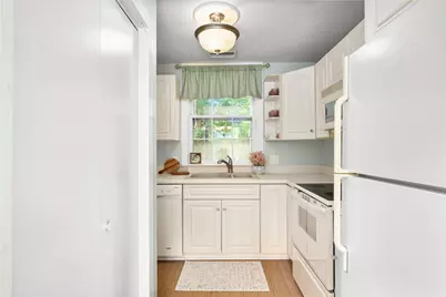 364 Bellevue Avenue #D103E, Newport, RI 02840 - Photo 6