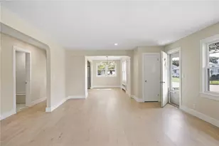 250 E View Ave, Cranston, RI 02920 - Photo 16