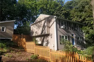 85 Shattock Ave, Warwick, RI 02886 - Photo 4