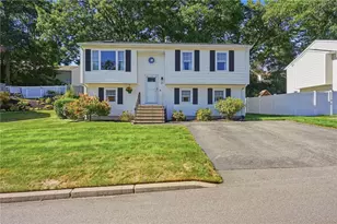 21 Lawnacre Dr, North Providence, RI 02911 - Photo 2