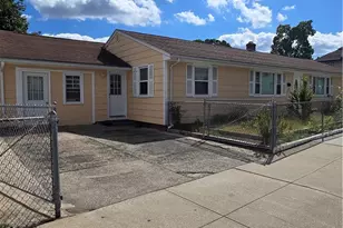 89 Columbia Ave, Pawtucket, RI 02860 - Photo 32