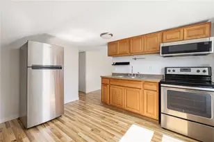 14 Border St, West Warwick, RI 02893 - Photo 4