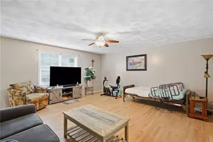 87 N Bend St, Pawtucket, RI 02860 - Photo 12