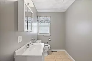 87 N Bend St, Pawtucket, RI 02860 - Photo 14