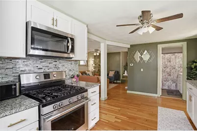22 Pennsylvania Avenue, Warren, RI 02885 - Photo 6