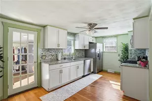 22 Pennsylvania Ave, Warren, RI 02885 - Photo 4