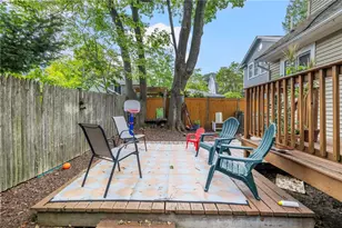 249 8th St, Providence, RI 02906 - Photo 32